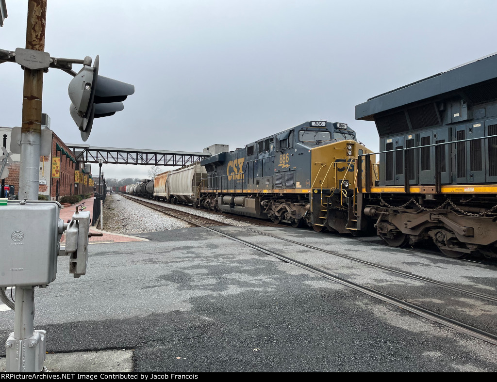 CSX 886